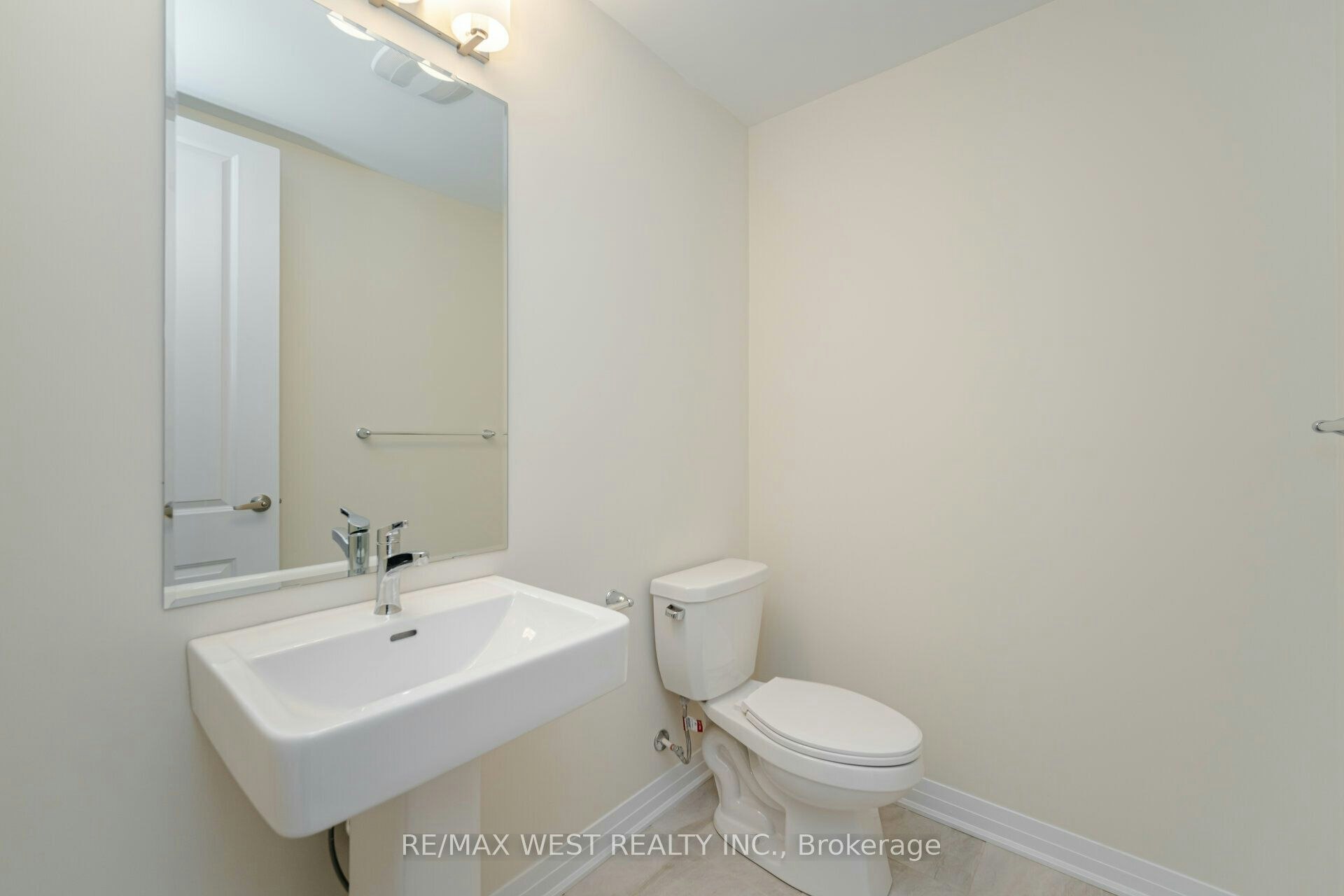 120 Settlers Road E, Oakville, ON, L6H 7C8 - 38