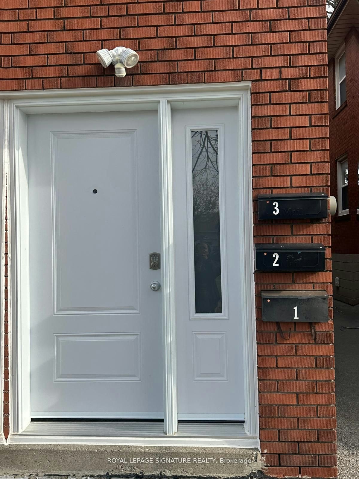 3-13 Wesley Street, Toronto, ON, M8Y 2W4 - 2