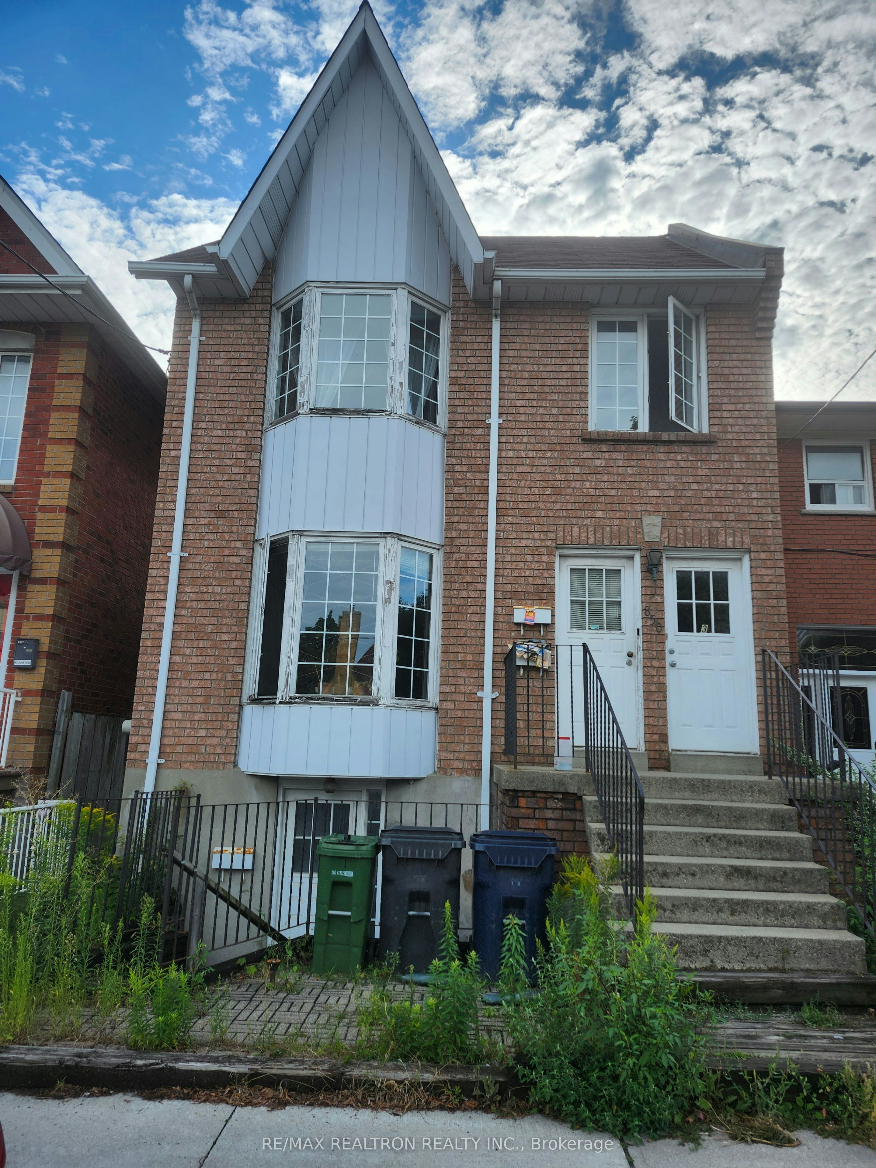 850 Ossington Avenue, Toronto, ON, M6G 3V1
