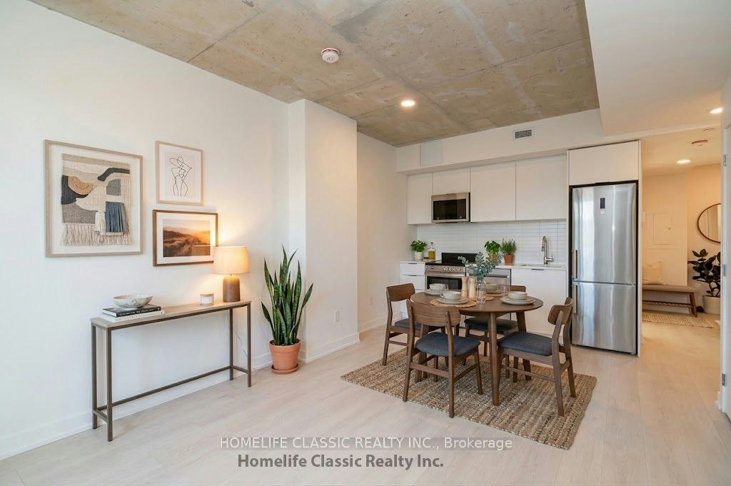 1 Vine Avenue, Toronto, ON, M6P 0C8 - 5