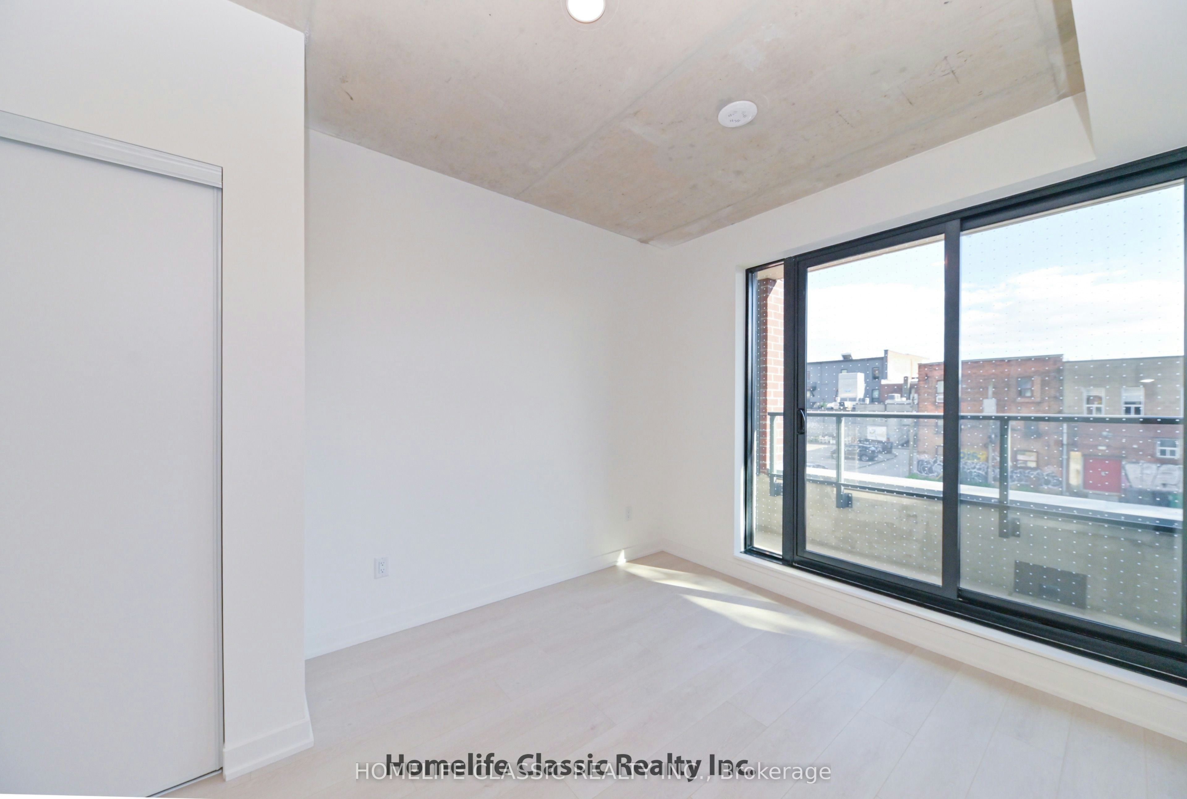 1 Vine Avenue, Toronto, ON, M6P 0C8 - 6
