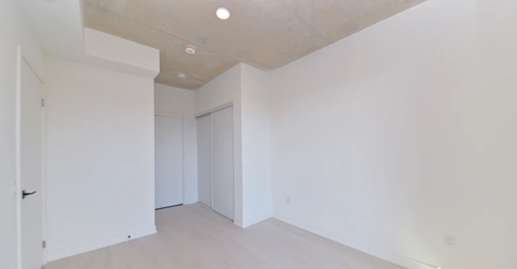 1 Vine Avenue, Toronto, ON, M6P 0C8 - 8
