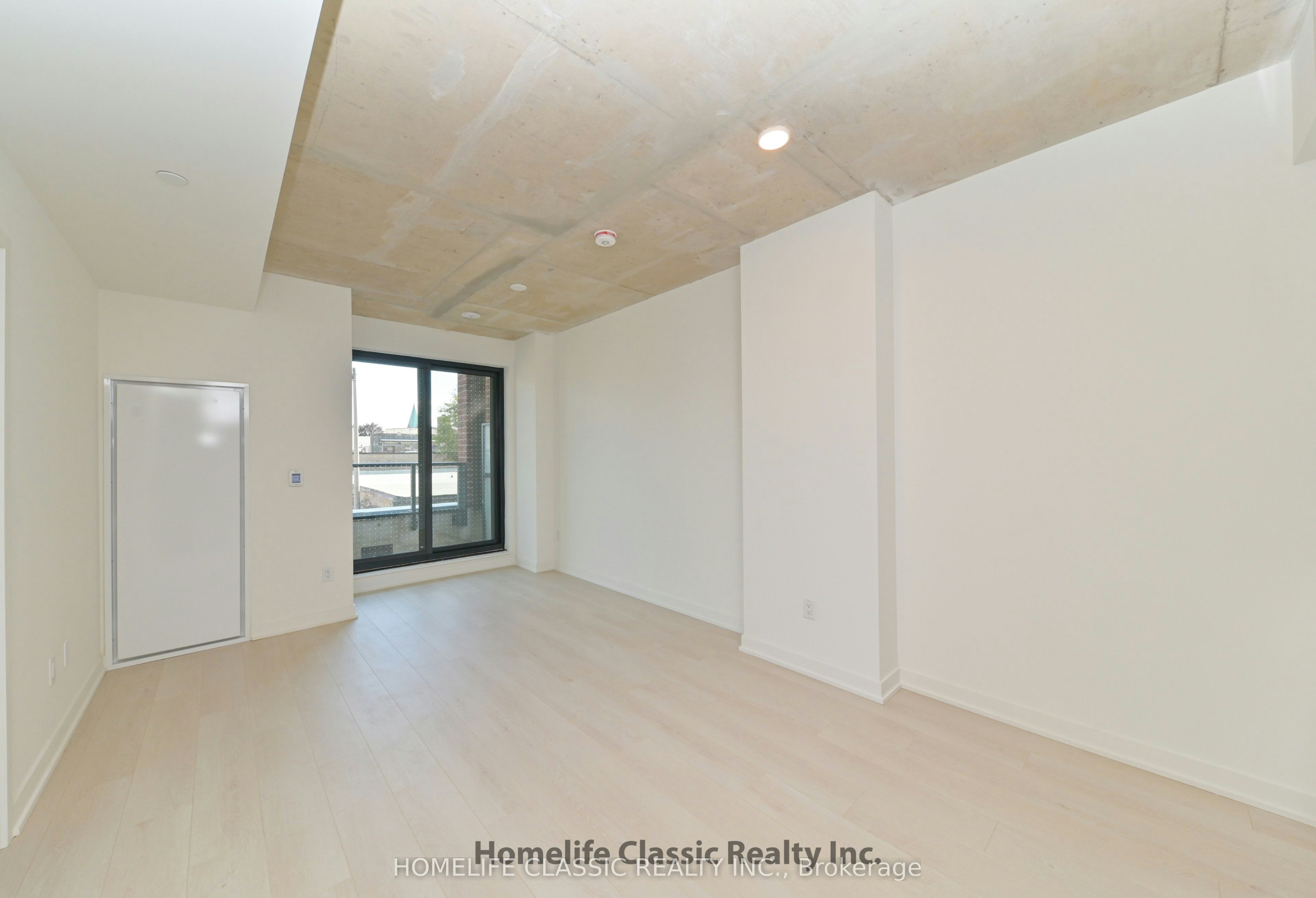 1 Vine Avenue, Toronto, ON, M6P 0C8 - 2