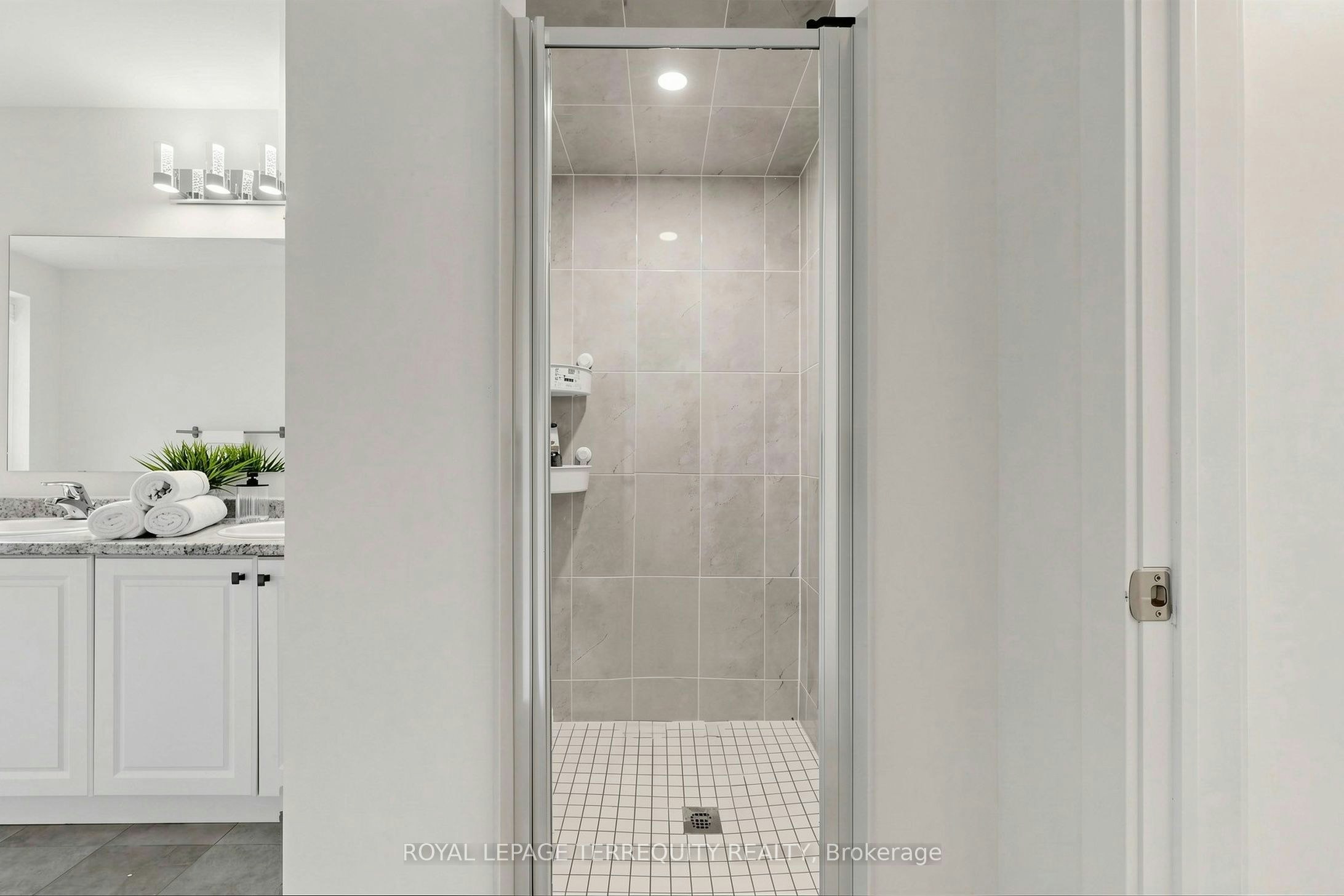 1456 Rose Way, Milton, ON, L9E 1V7 - 28