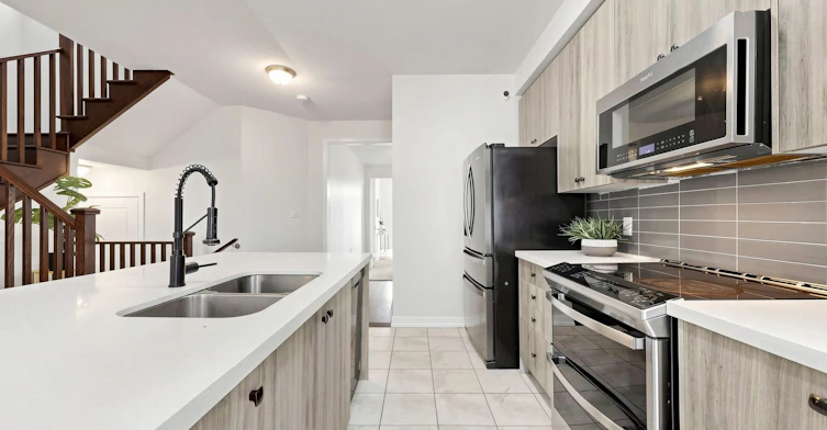 1456 Rose Way, Milton, ON, L9E 1V7 - 16