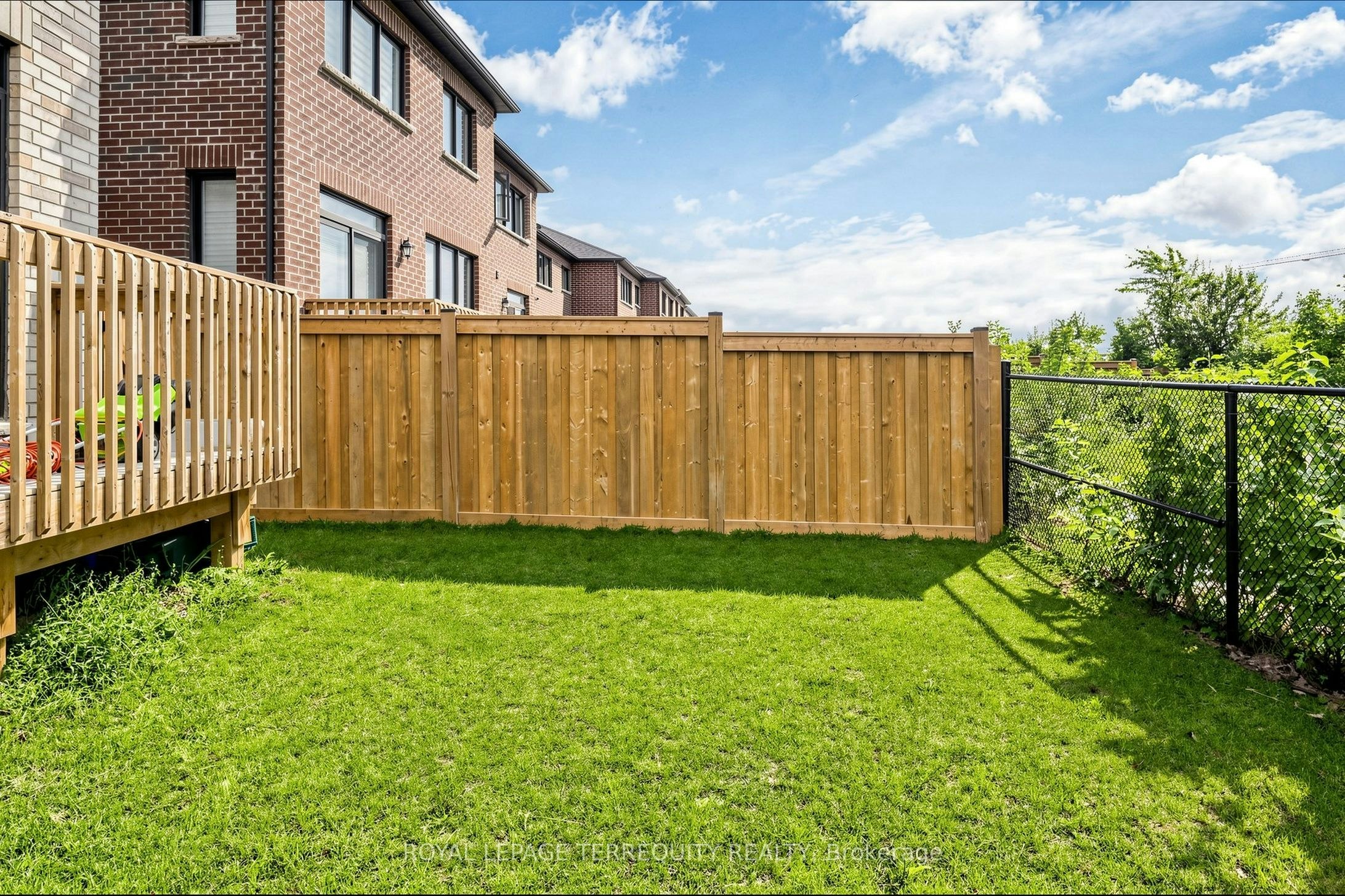 1456 Rose Way, Milton, ON, L9E 1V7 - 43