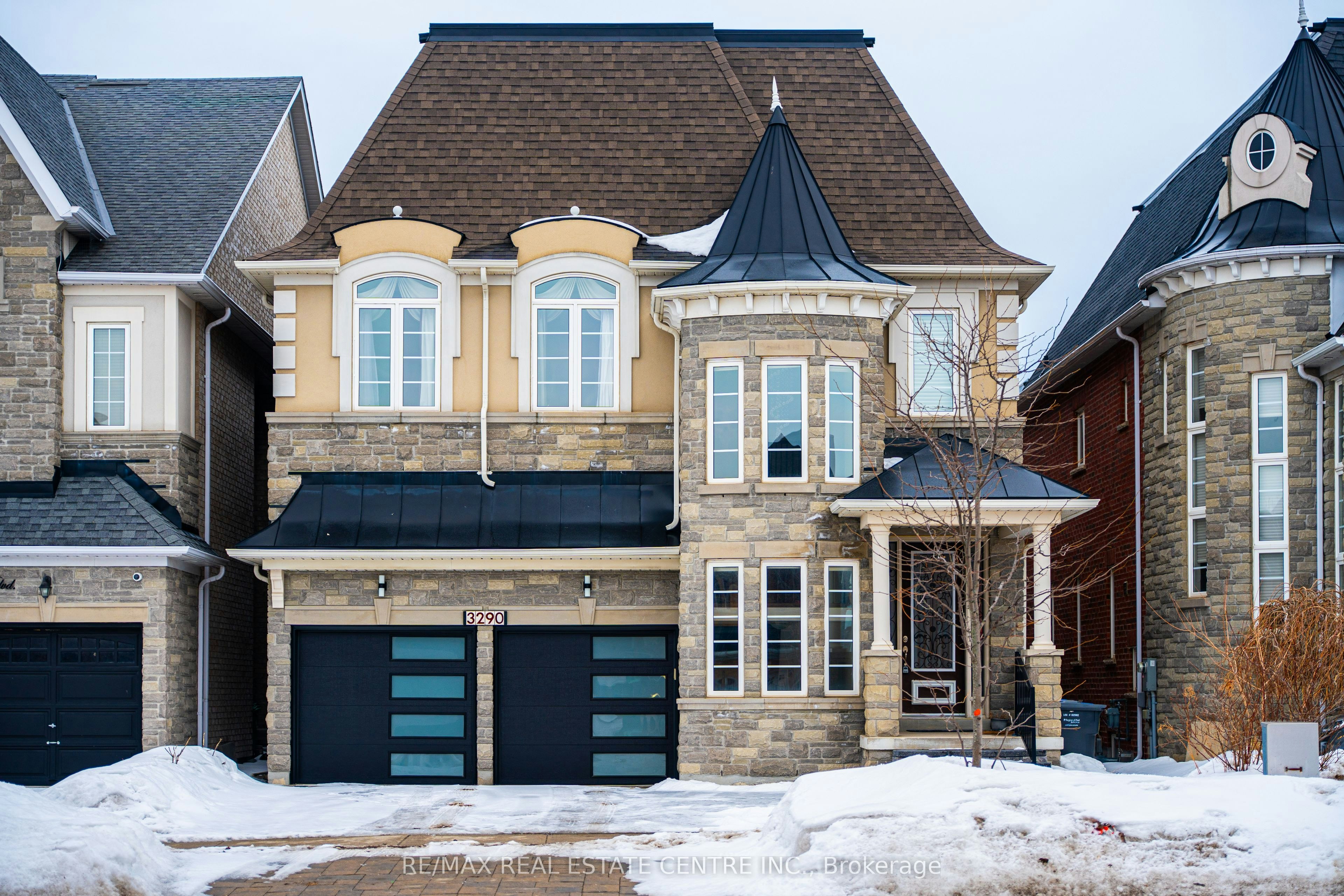3290 Erin Centre Boulevard, Mississauga, ON, L5M 0K9