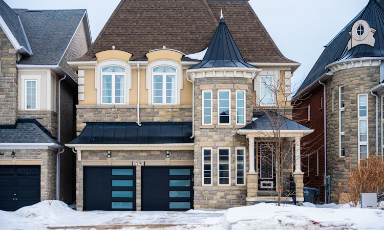 3290 Erin Centre Boulevard