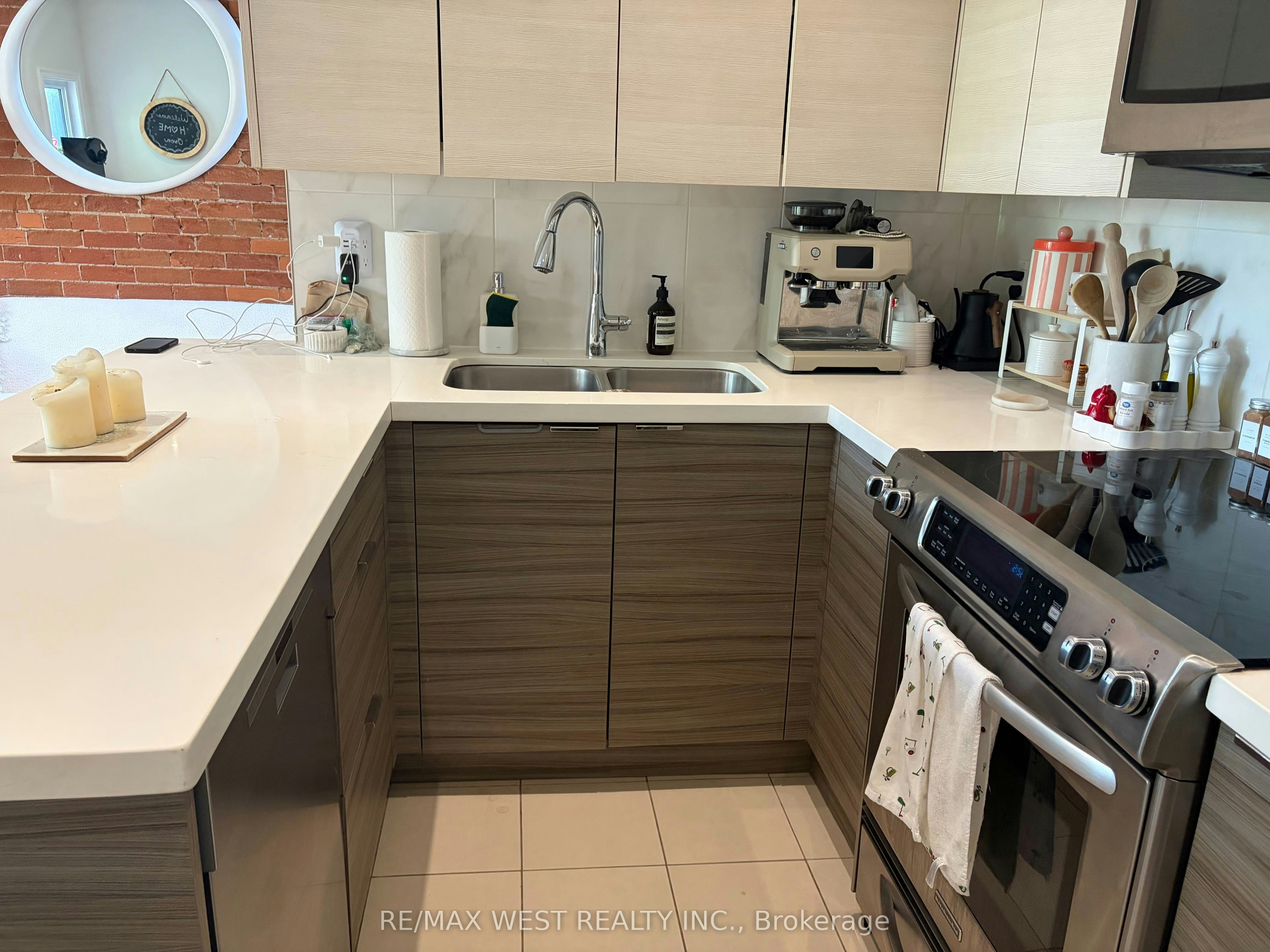 Upper-28 Spencer Avenue, Toronto, ON, M6K 2J6 - 10