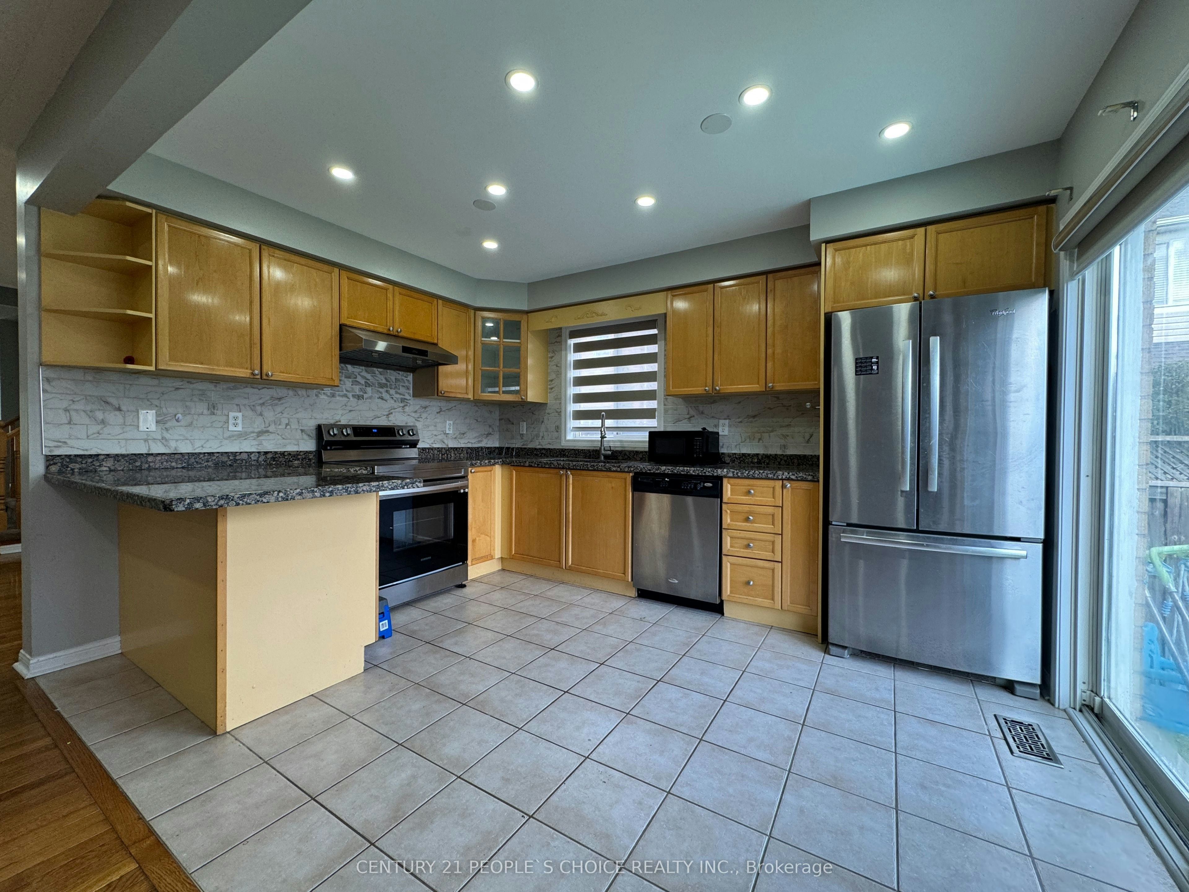 Upper-657 Thompson Road S, Milton, ON, L9T 5W8 - 9