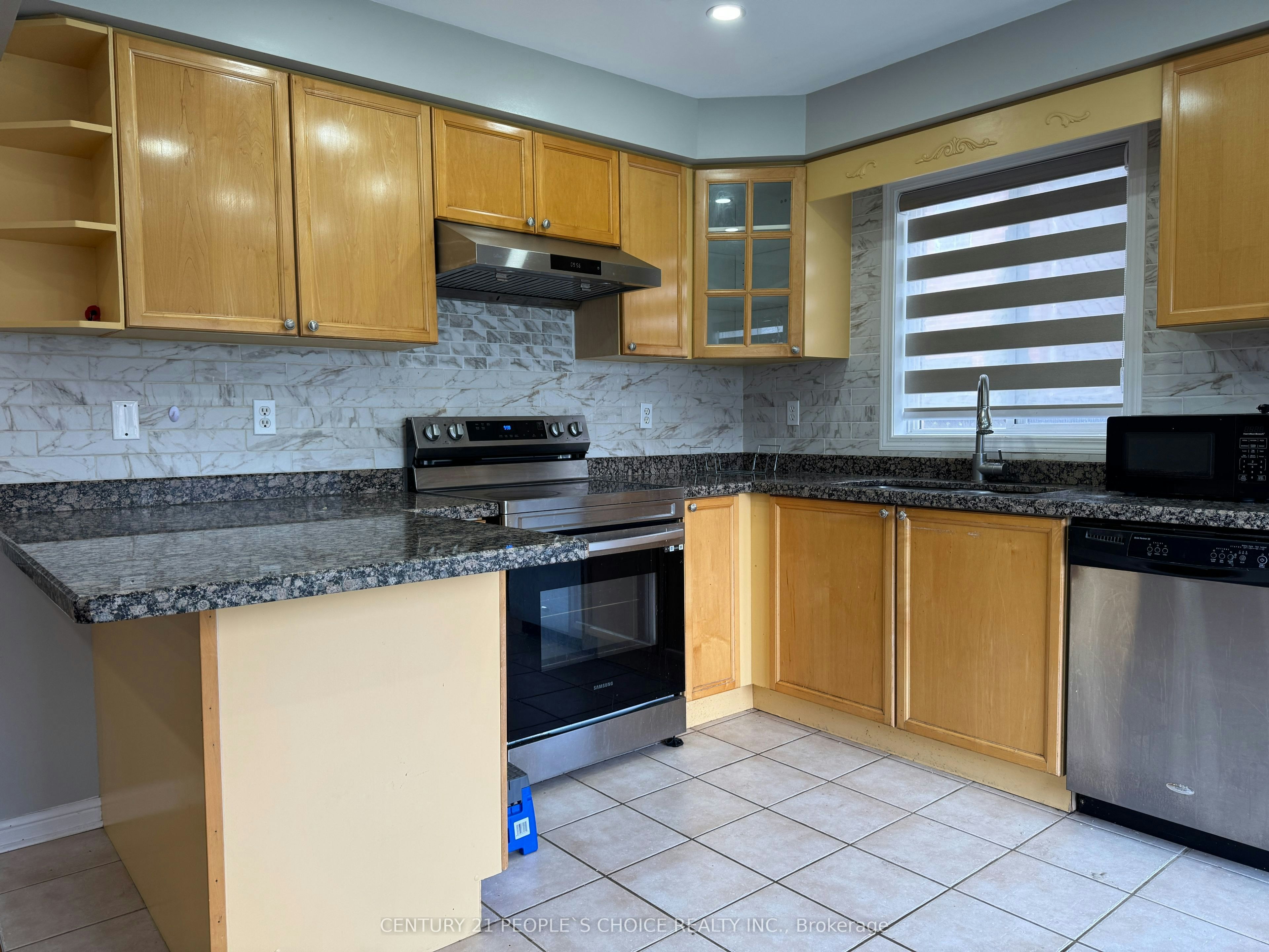 Upper-657 Thompson Road S, Milton, ON, L9T 5W8 - 10