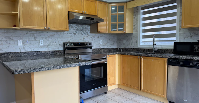 Upper-657 Thompson Road S, Milton, ON, L9T 5W8 - 10
