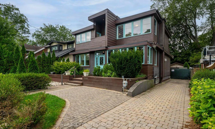 2580 Lake Shore Boulevard W