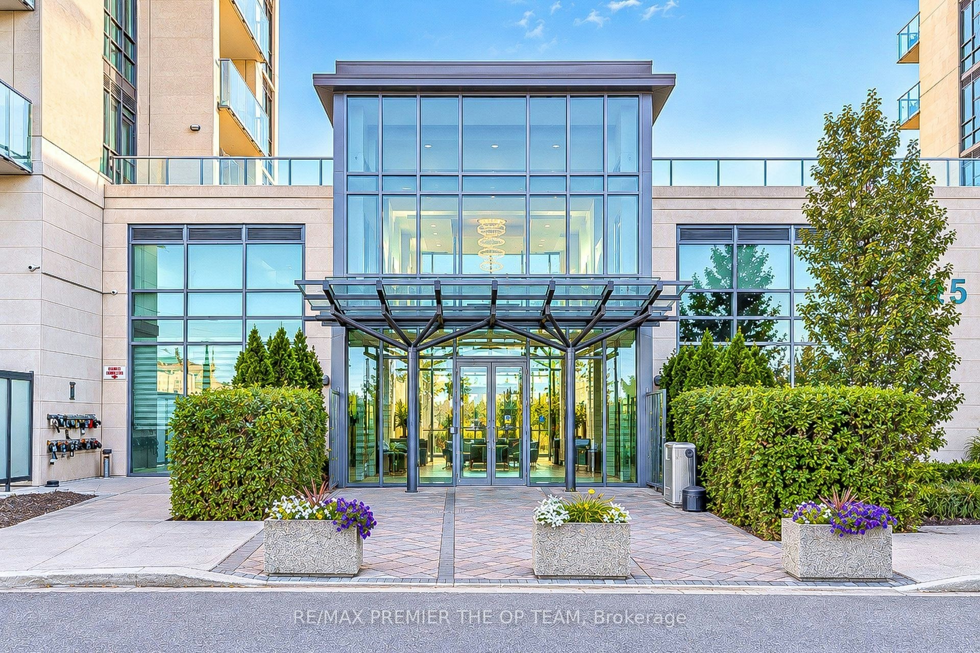 105-45 Yorkland Boulevard, Brampton, ON, L6P 4B4