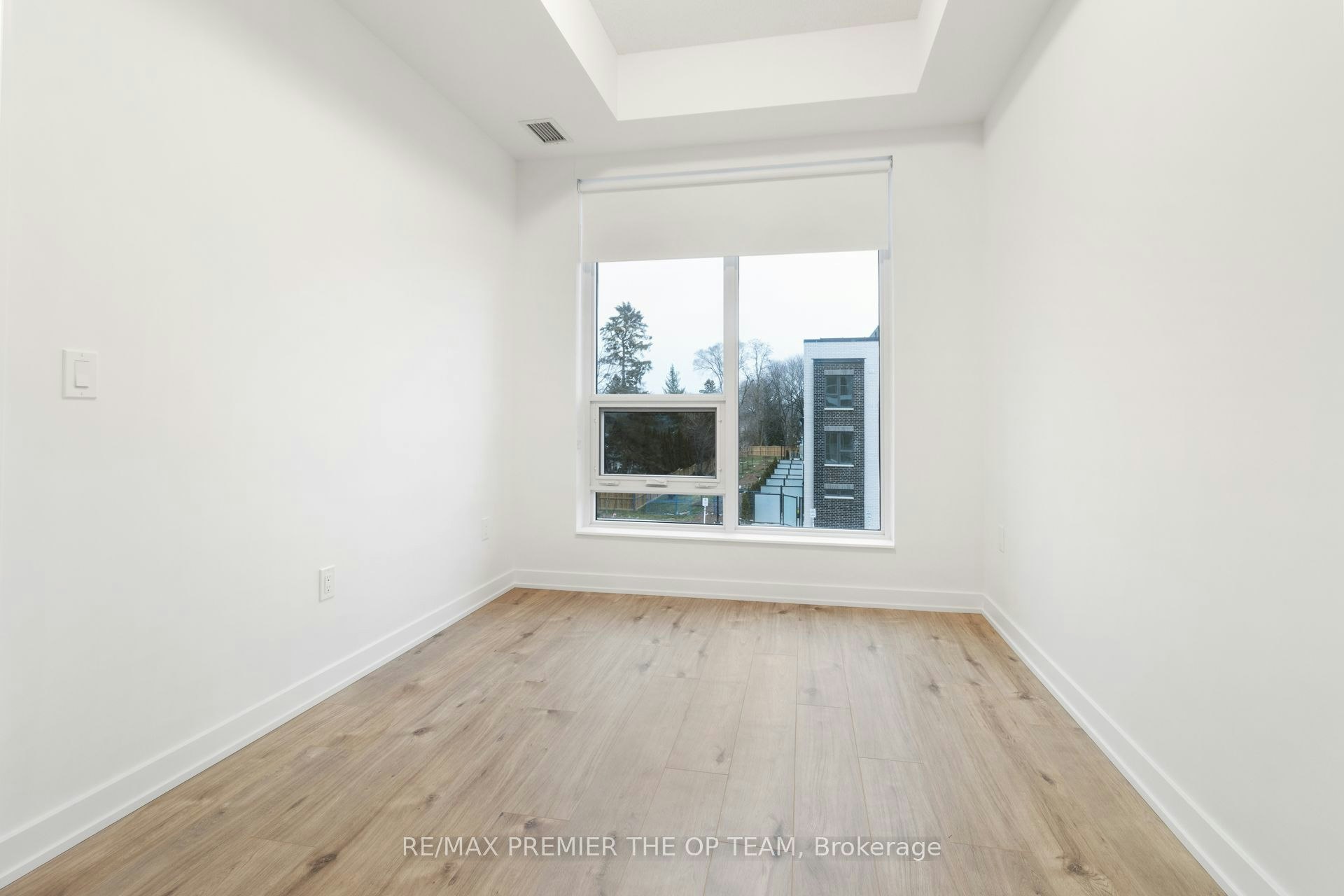 204-500 Plains Road E, Burlington, ON, L7T 0C8 - 34