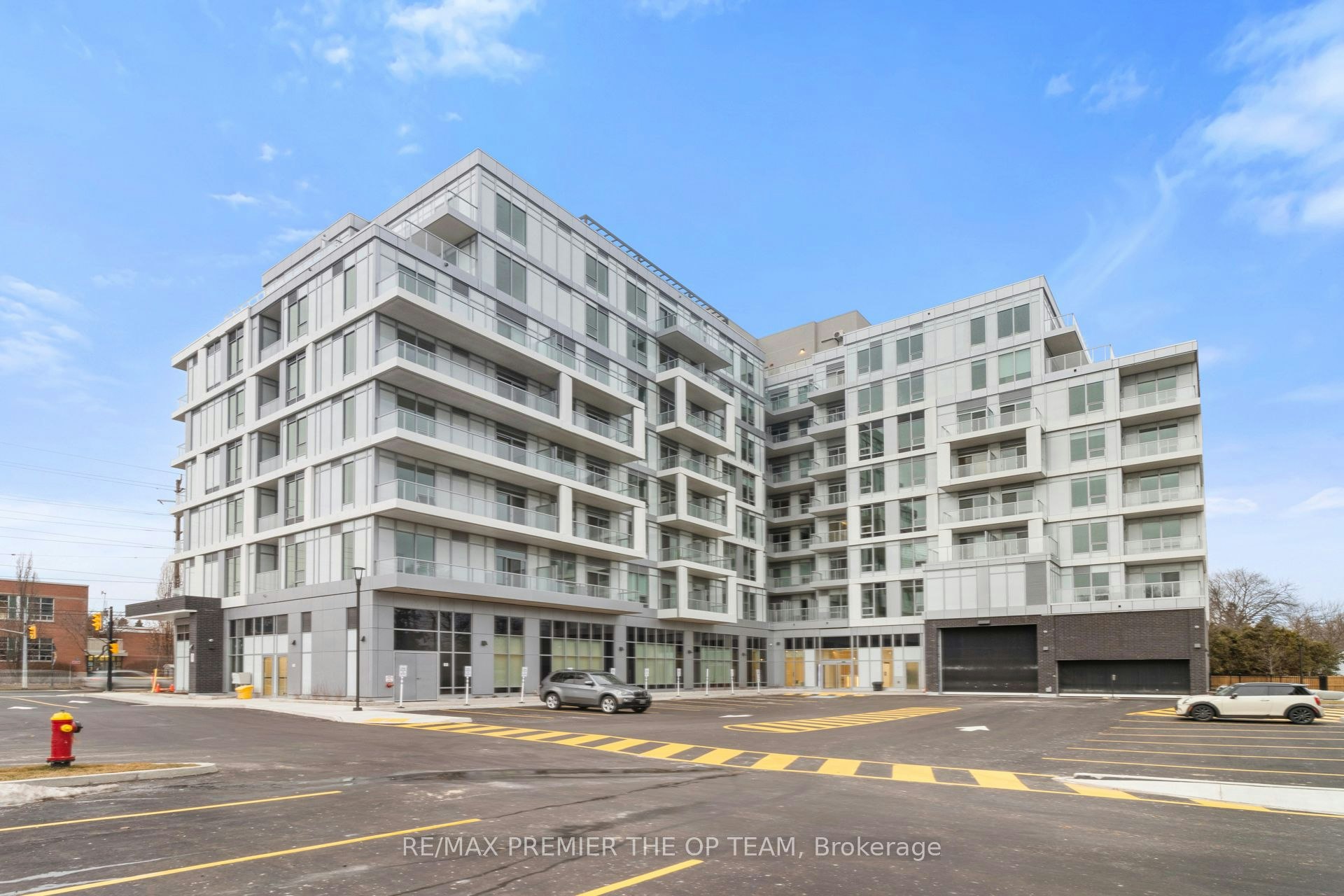 204-500 Plains Road E, Burlington, ON, L7T 0C8