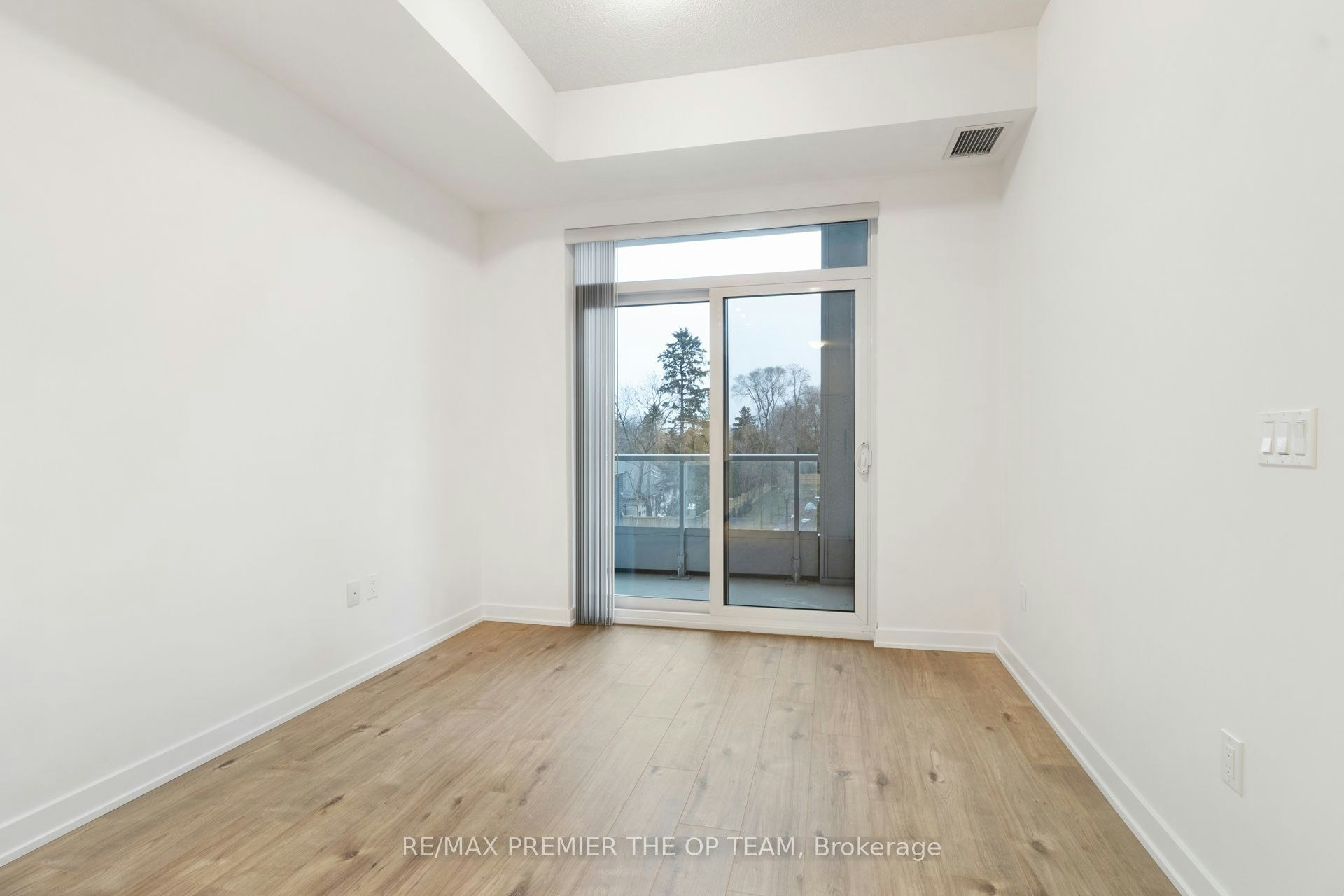 204-500 Plains Road E, Burlington, ON, L7T 0C8 - 23