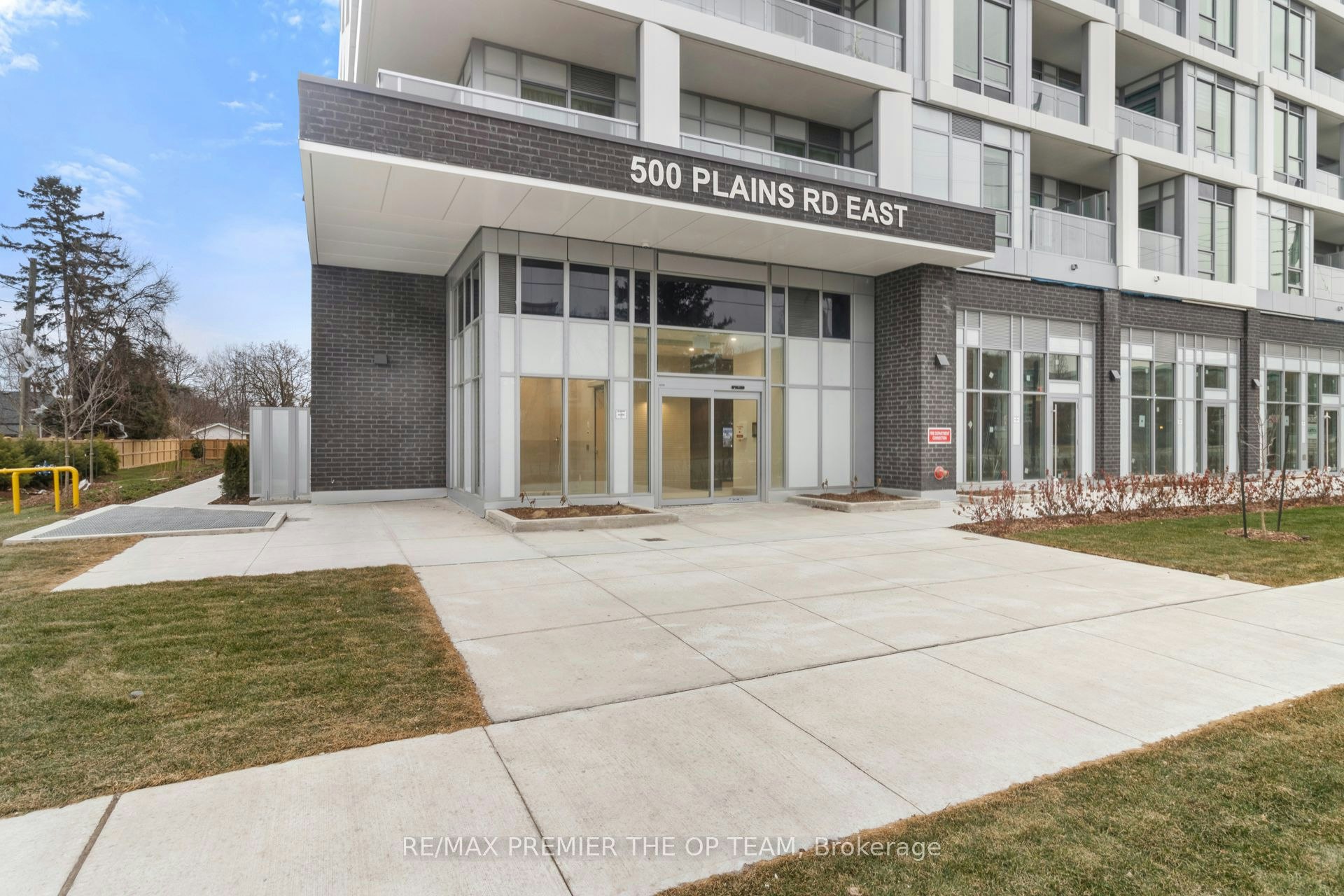 204-500 Plains Road E, Burlington, ON, L7T 0C8 - 6