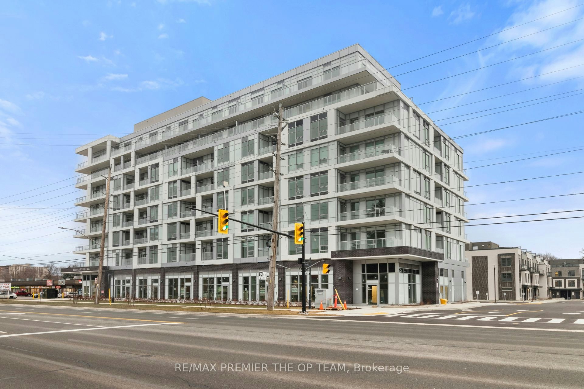 204-500 Plains Road E, Burlington, ON, L7T 0C8 - 2