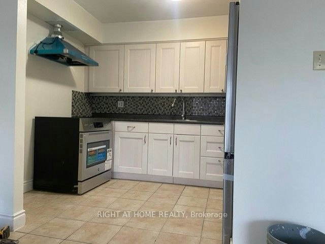 Unit B-3358 Lake Shore Boulevard W, Toronto, ON, L8M 1M9 - 3
