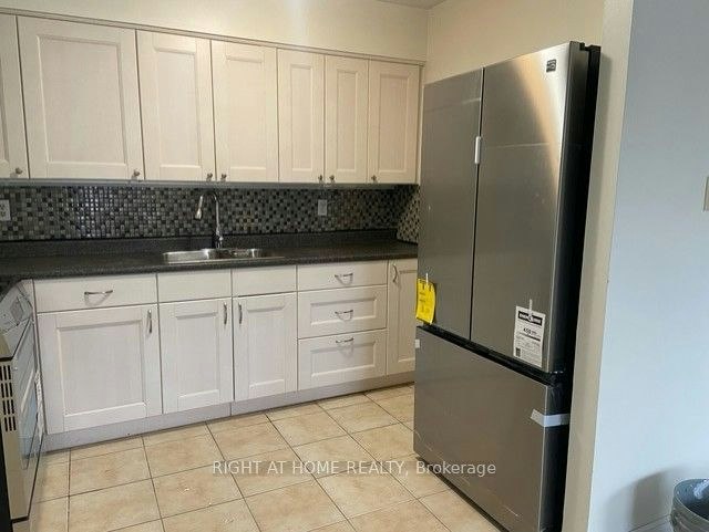 Unit B-3358 Lake Shore Boulevard W, Toronto, ON, L8M 1M9 - 2