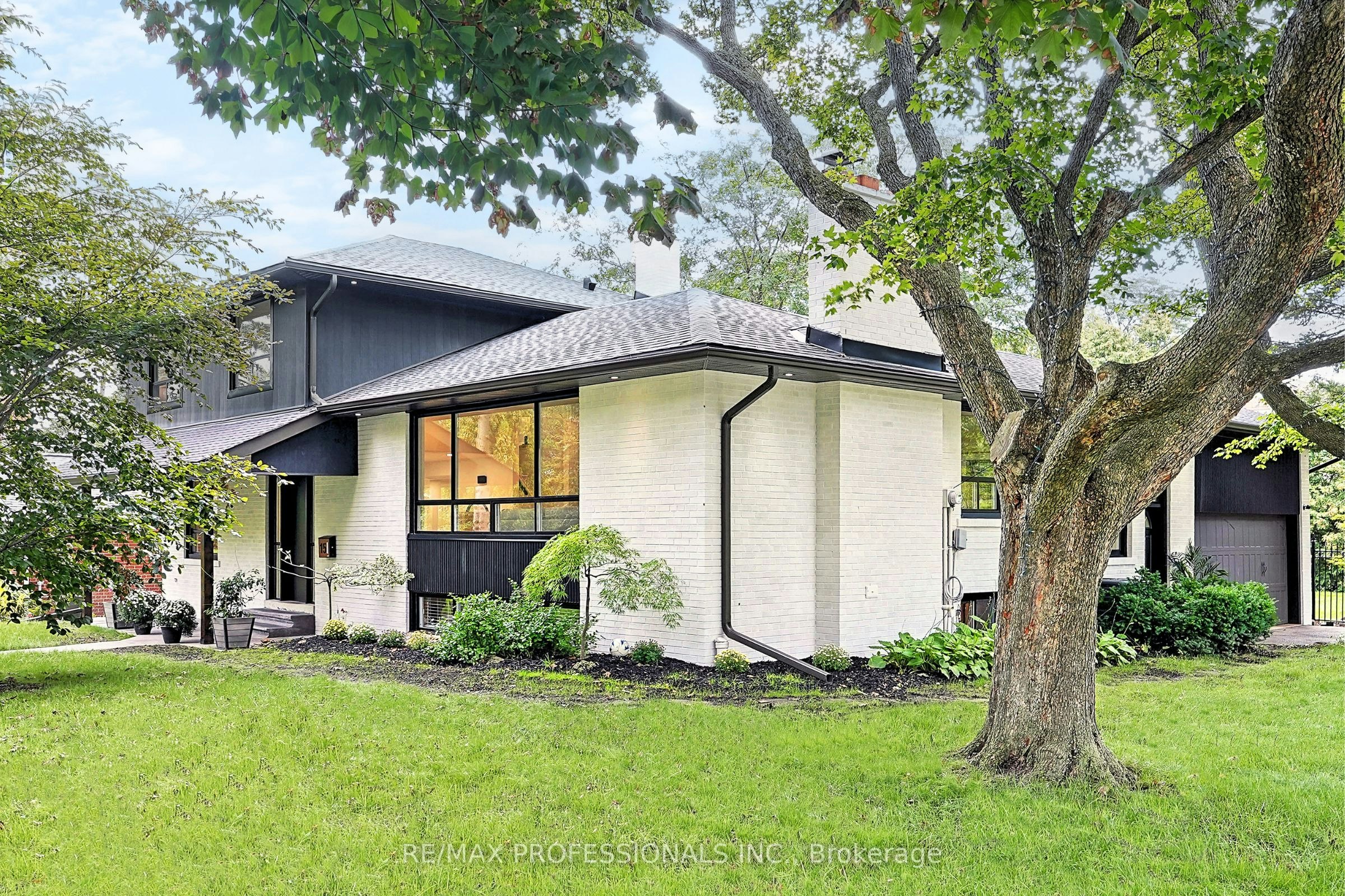 15 Bell Royal Court, Toronto, ON, M9A 4G7