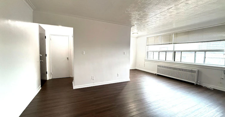 402-1490 Eglinton Avenue W, Toronto, ON, M6E 2G5 - 2