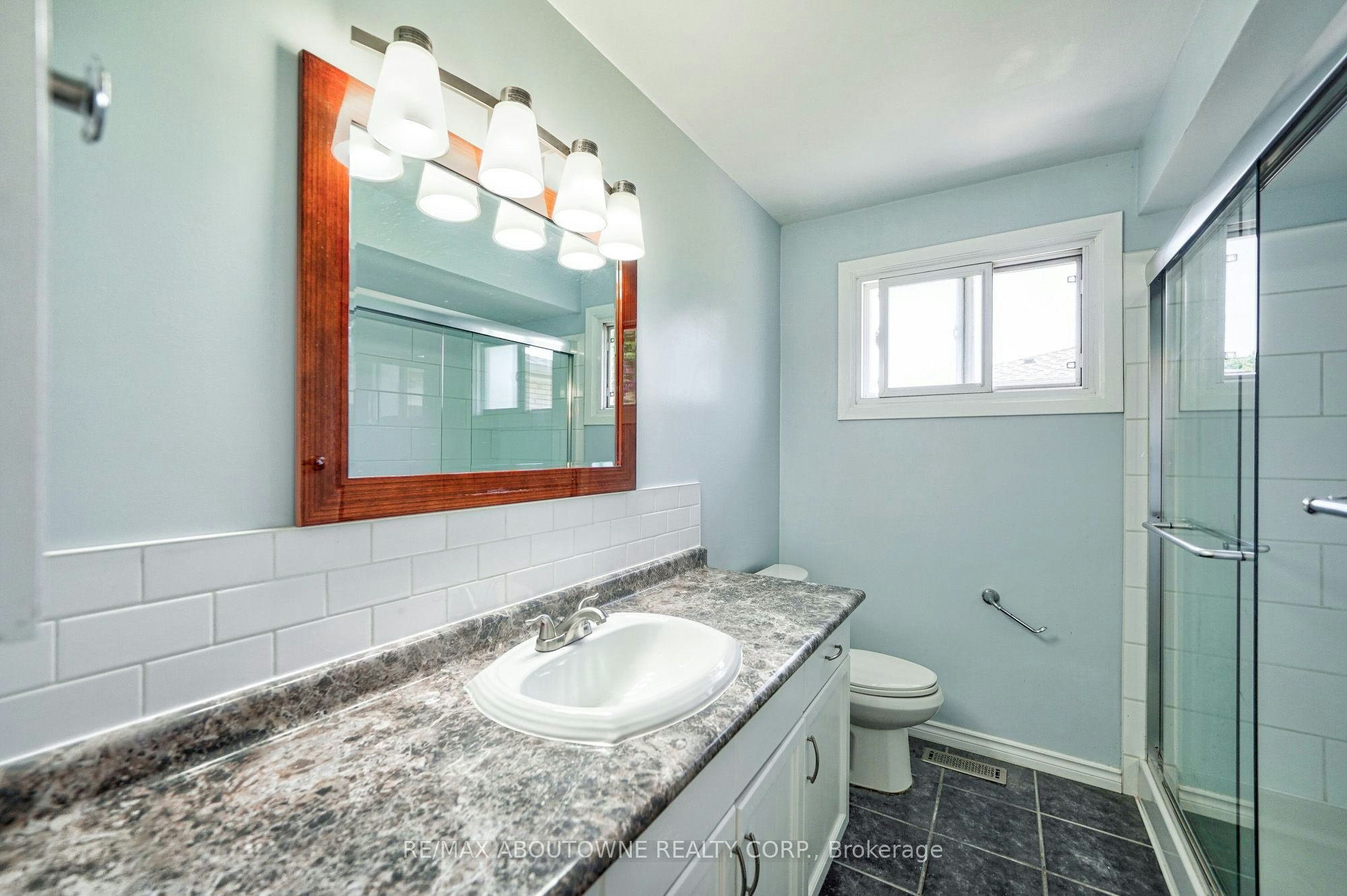 Upper-4395 Longmoor Drive, Burlington, ON, L7L 1X8 - 23