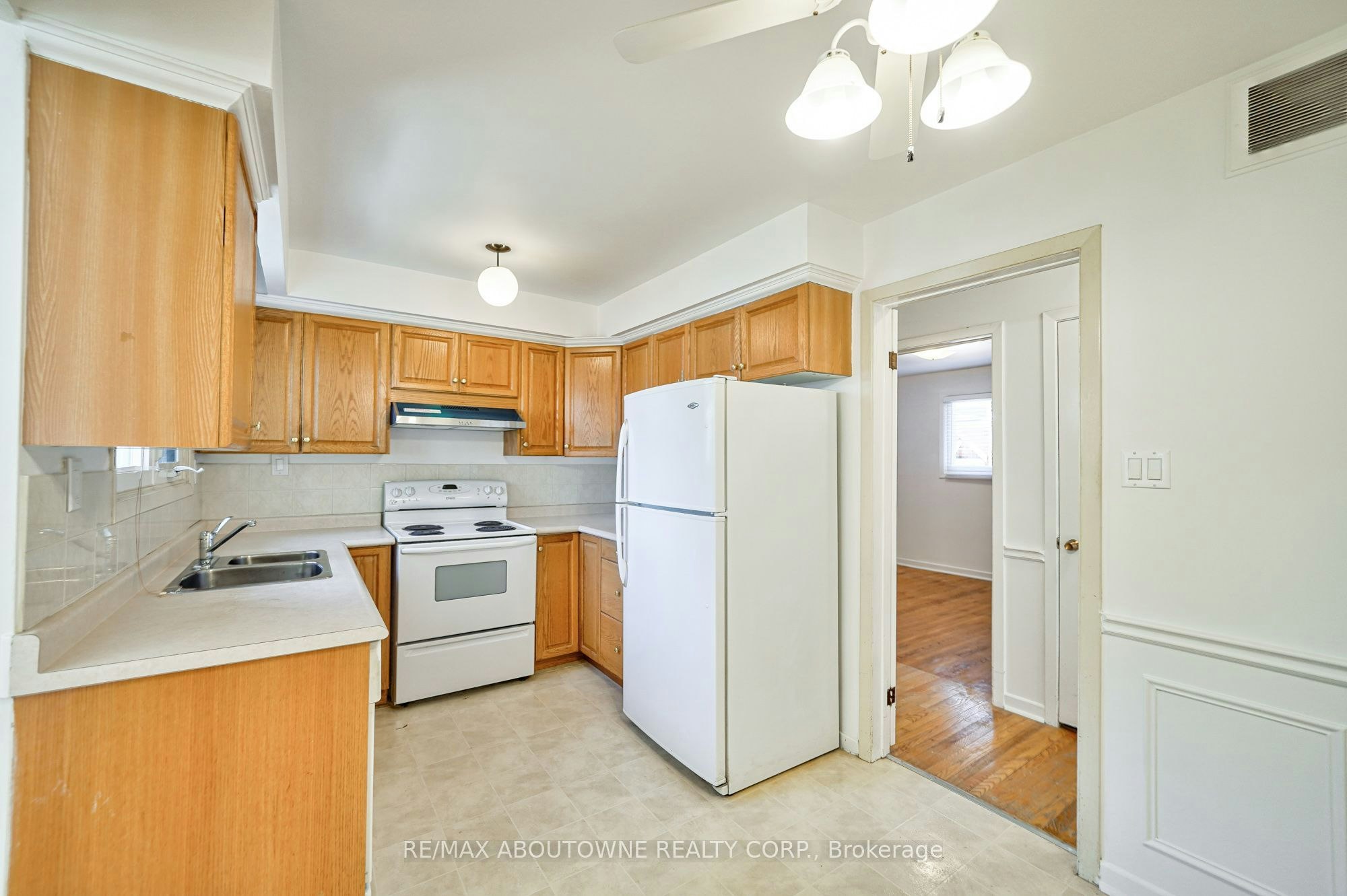 Upper-4395 Longmoor Drive, Burlington, ON, L7L 1X8 - 16