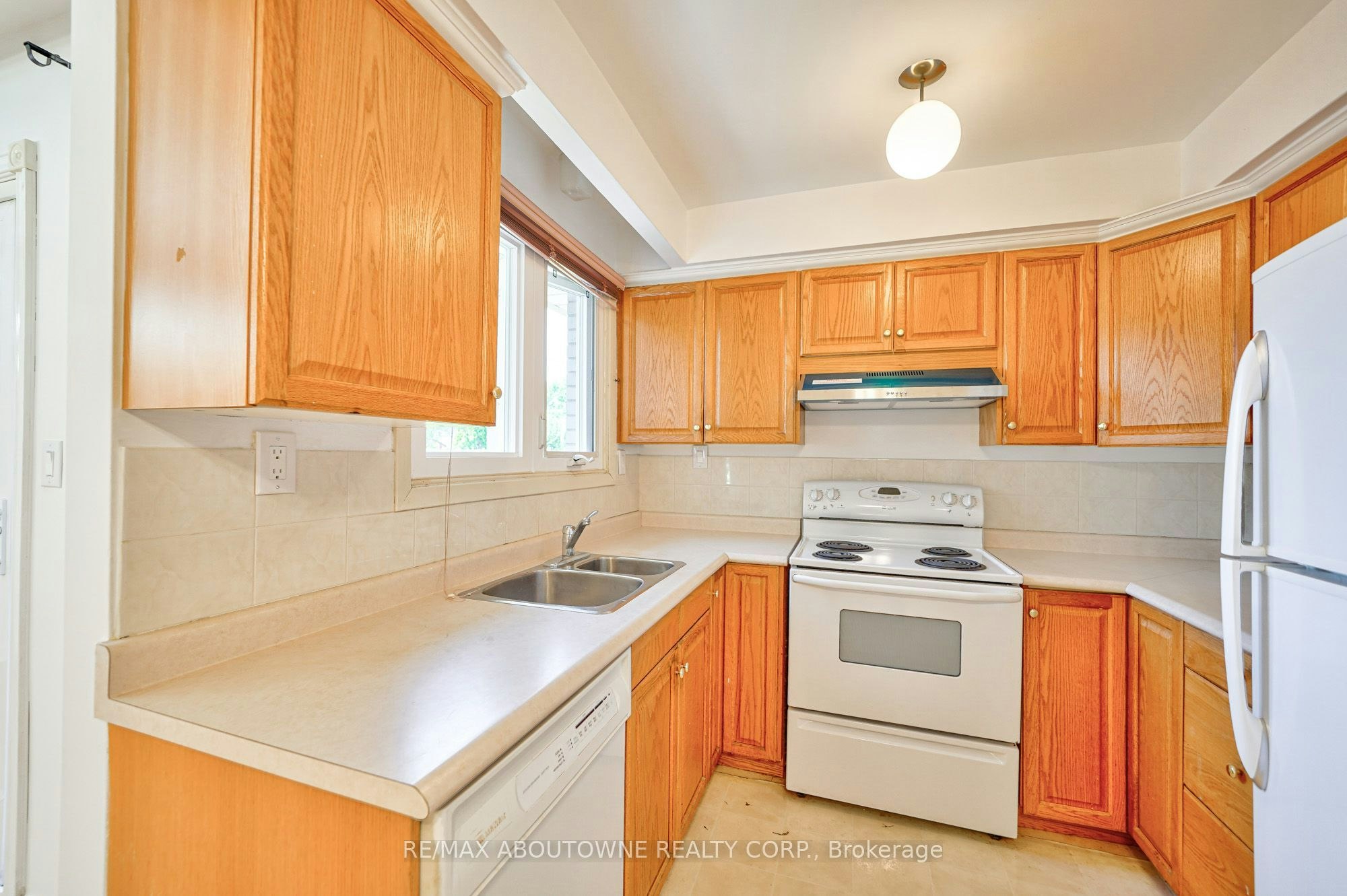 Upper-4395 Longmoor Drive, Burlington, ON, L7L 1X8 - 17