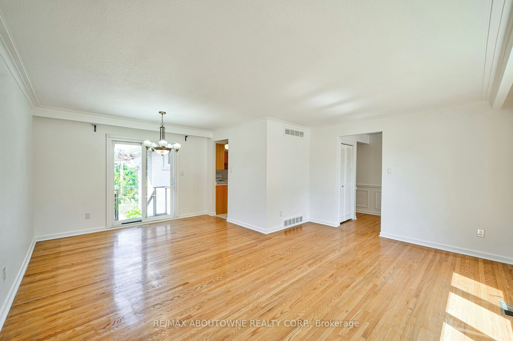 Upper-4395 Longmoor Drive, Burlington, ON, L7L 1X8 - 11