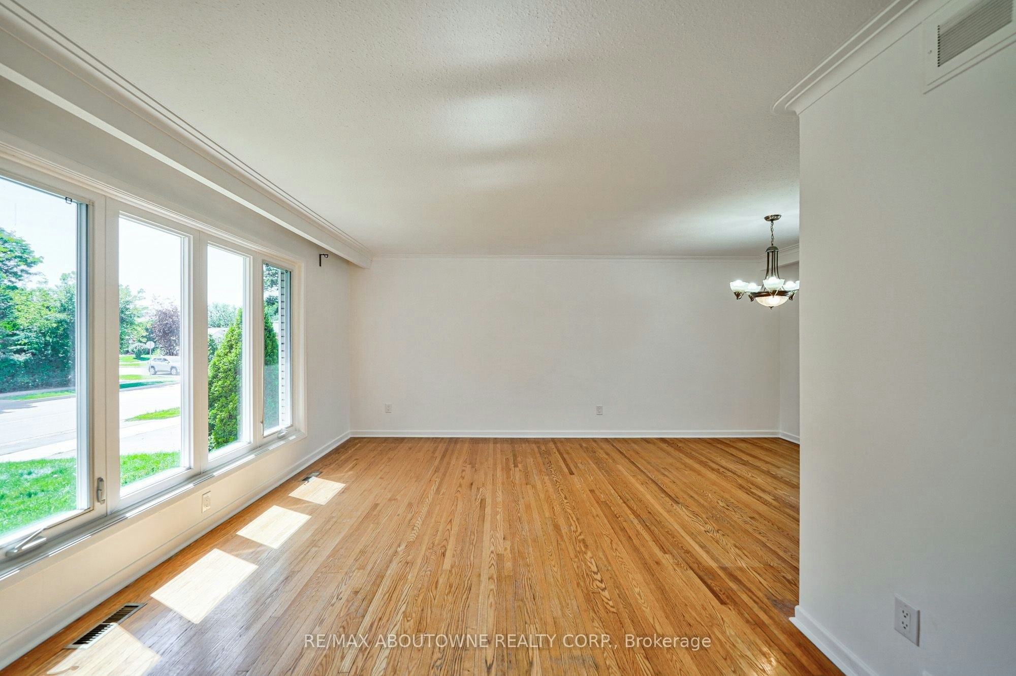 Upper-4395 Longmoor Drive, Burlington, ON, L7L 1X8 - 8