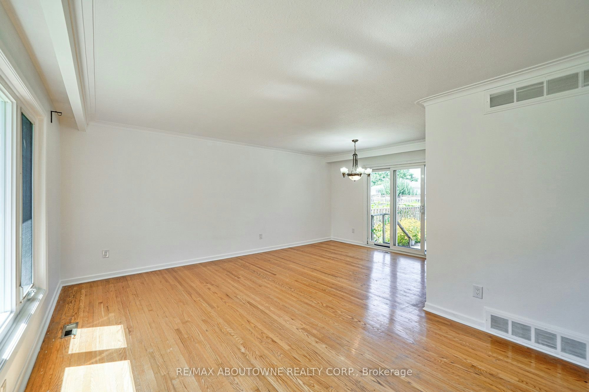 Upper-4395 Longmoor Drive, Burlington, ON, L7L 1X8 - 9