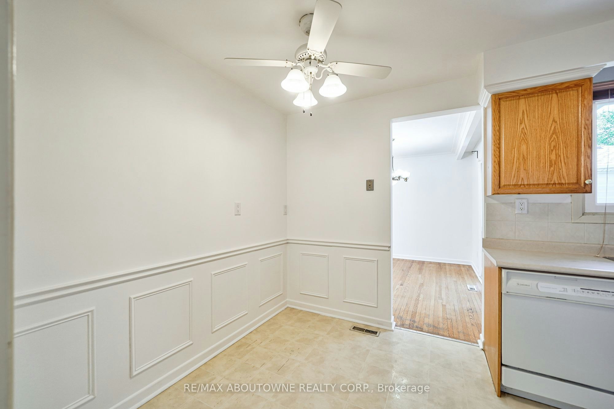 Upper-4395 Longmoor Drive, Burlington, ON, L7L 1X8 - 18