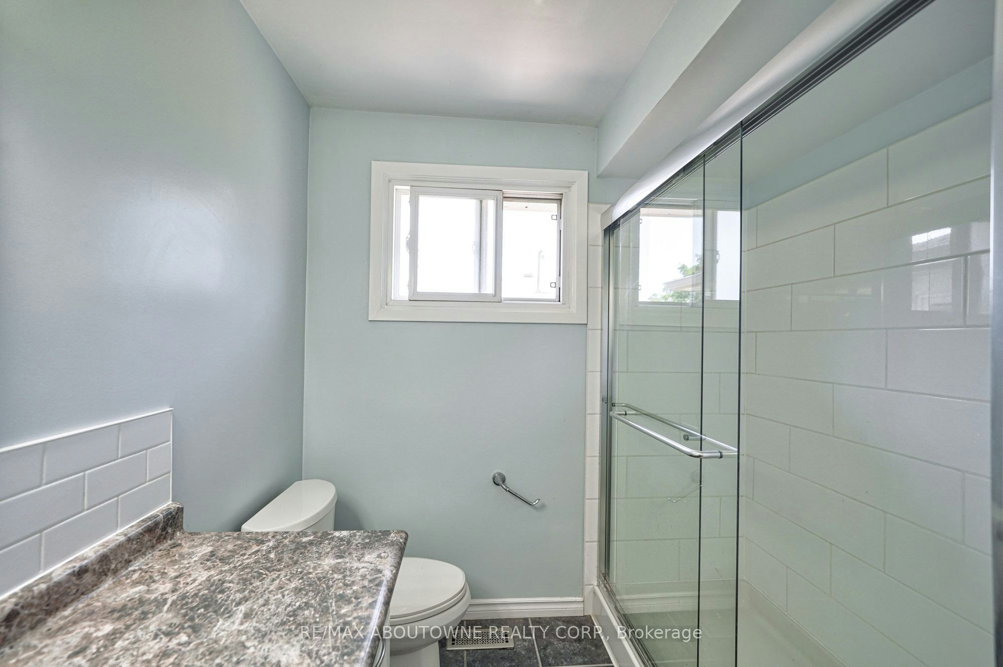 Upper-4395 Longmoor Drive, Burlington, ON, L7L 1X8 - 24