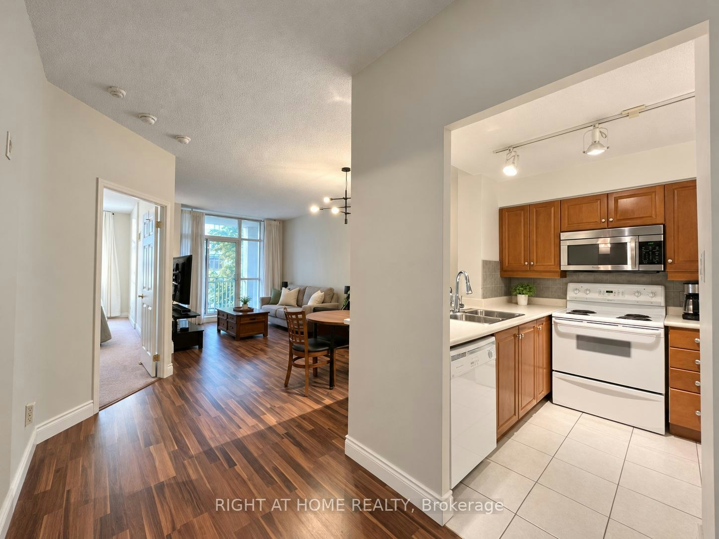 308-2511 Bloor Street W, Toronto, ON, M6S 5A6
