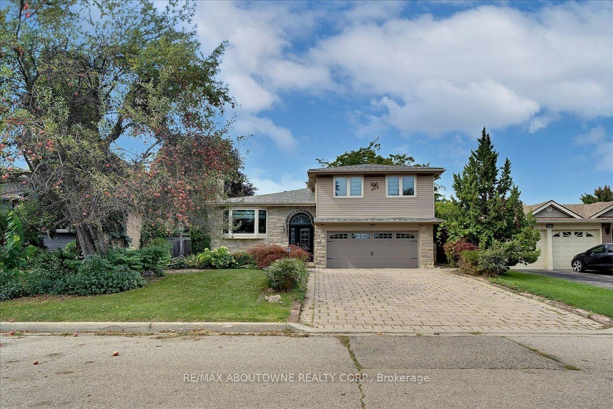 24 Golf View Drive, Brampton, ON, L6W 1A5