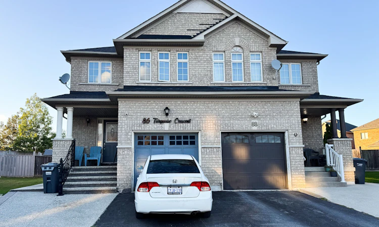 86 Turquoise Crescent