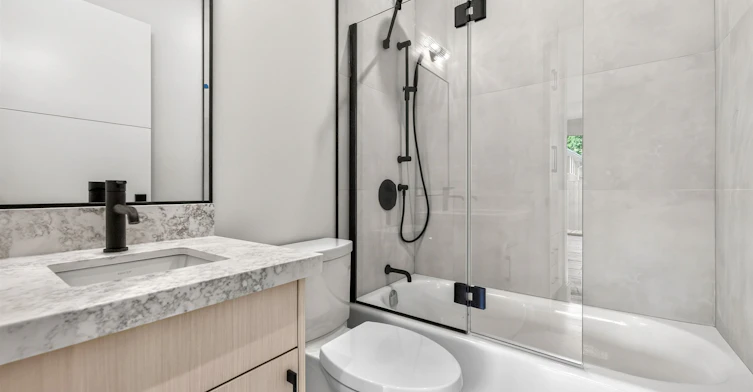 201-393 Perth Avenue, Toronto, ON, M6P 3Y5 - 14