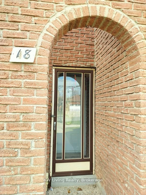 18-81 Irwin Road, Toronto, ON, M9W 5W1 - 2