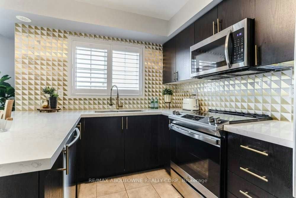 10-2579 Sixth Line, Oakville, ON, L6H 0H7 - 9