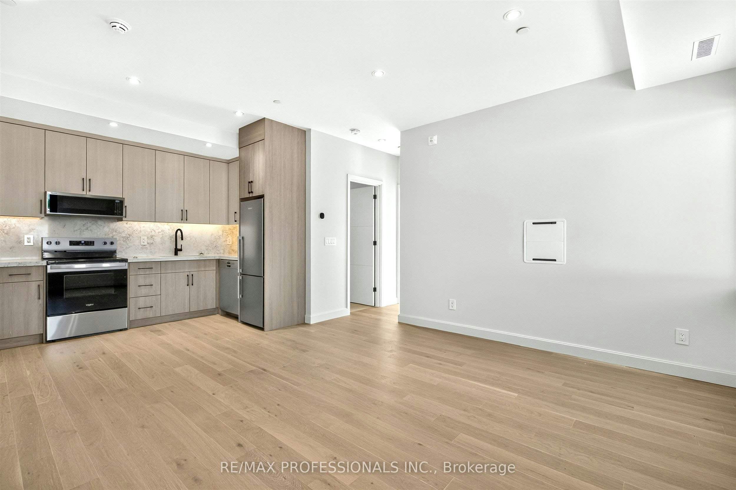 202-393 Perth Avenue, Toronto, ON, M6P 3Y5 - 8