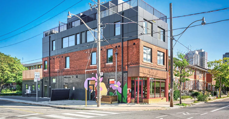 202-393 Perth Avenue, Toronto, ON, M6P 3Y5
