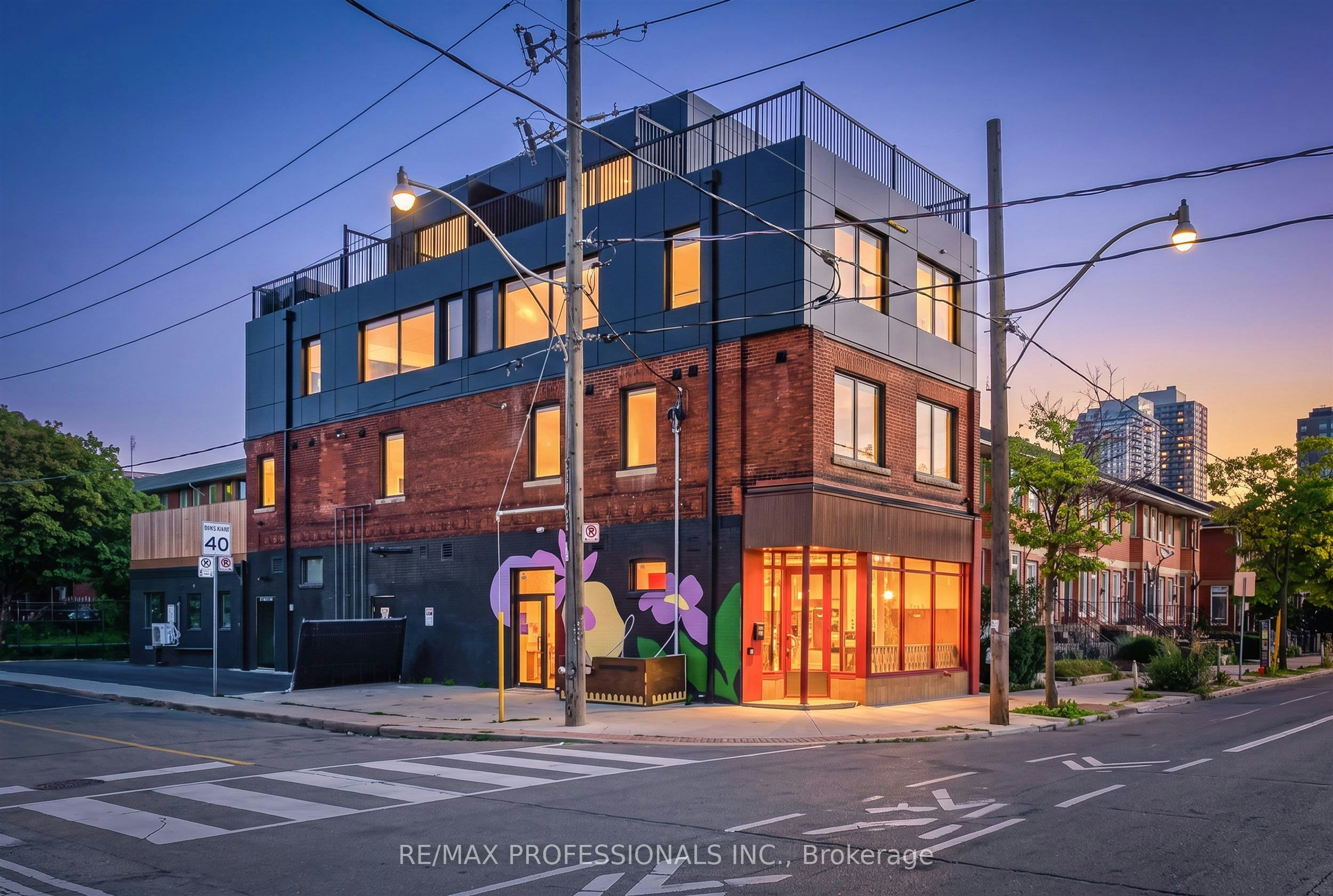 202-393 Perth Avenue, Toronto, ON, M6P 3Y5 - 2
