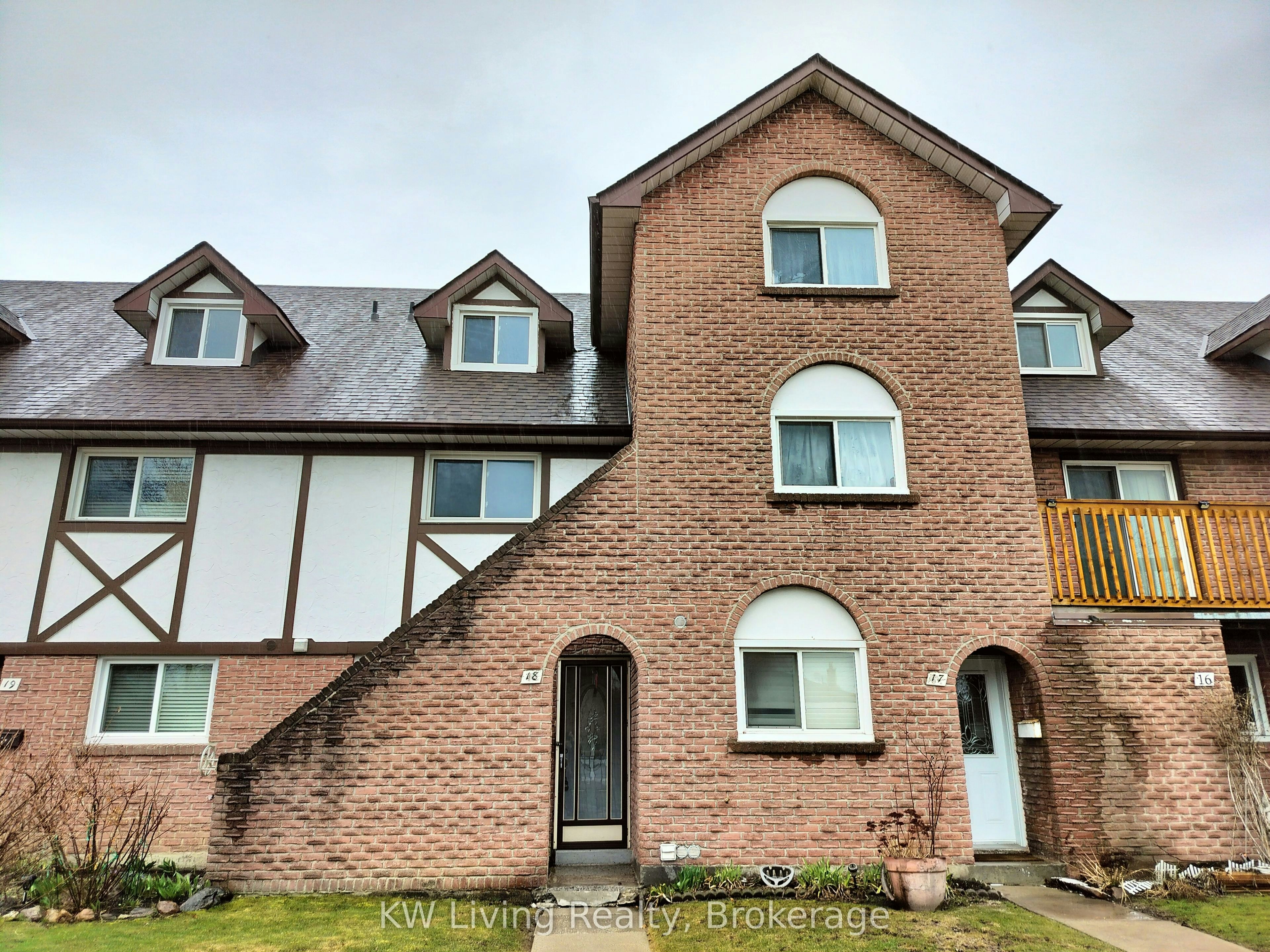 18-81 Irwin Road, Toronto, ON, M9W 5W1