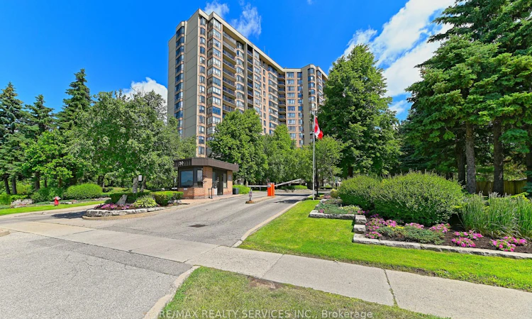 905-20 Cherrytree Drive
