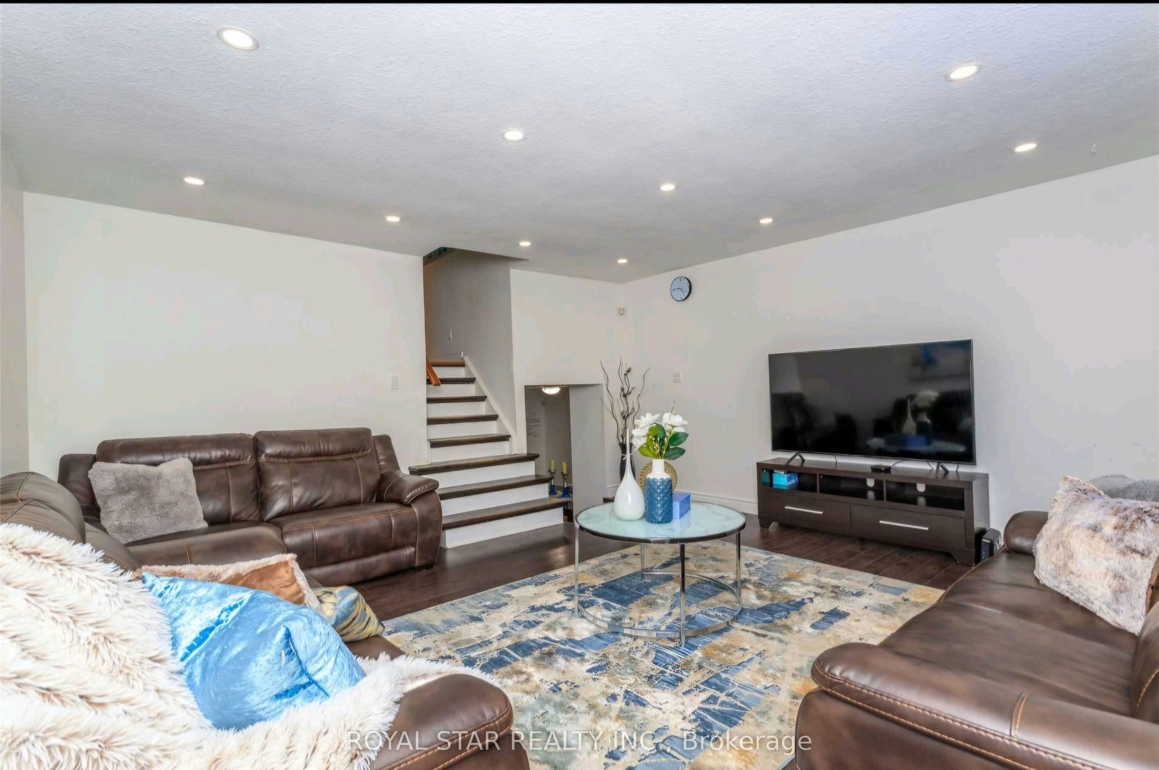 Upper-19 Ashurst Crescent N, Brampton, ON, L6V 3N6 - 2