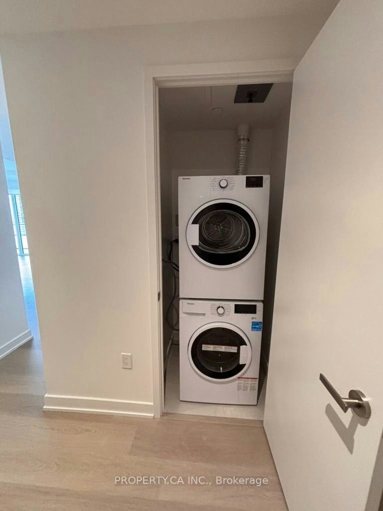 2004-448 Burnhamthorpe Road, Mississauga, ON, L5B 0R4 - 11