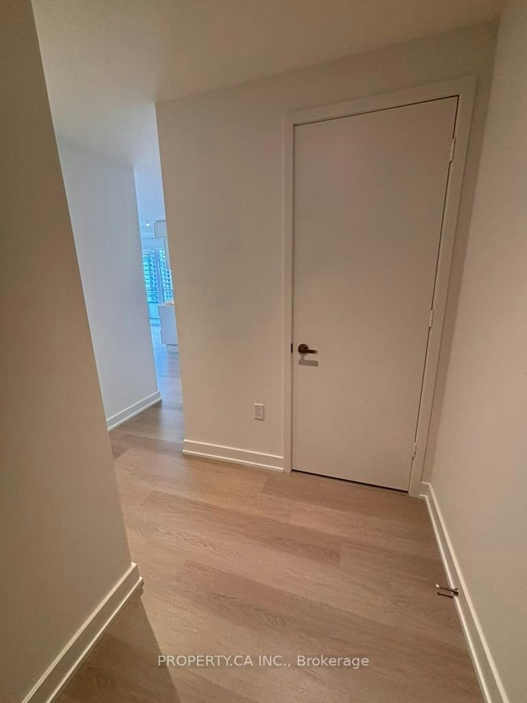 2004-448 Burnhamthorpe Road, Mississauga, ON, L5B 0R4 - 2