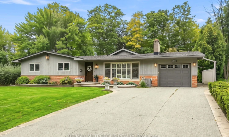 1228 Elgin Crescent
